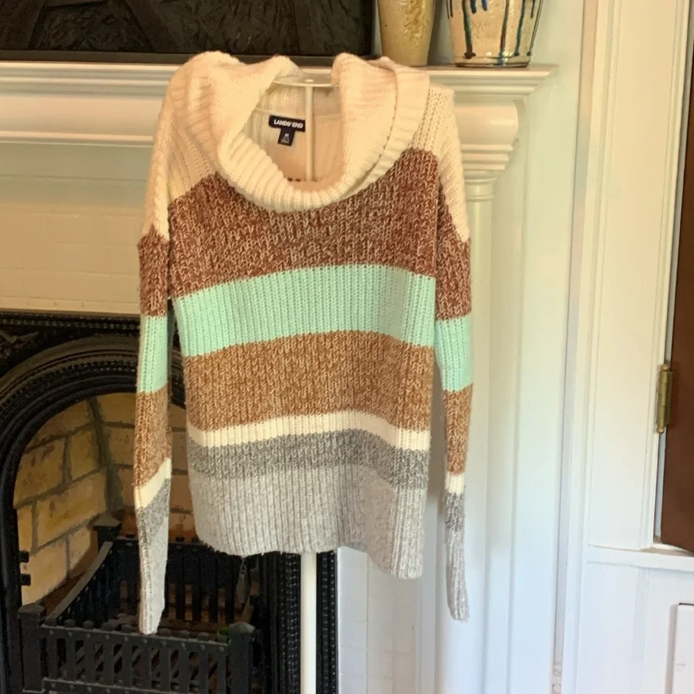 Lands End‎ Cozy lofty Cowl Neck Sweater. Worn 1-2x